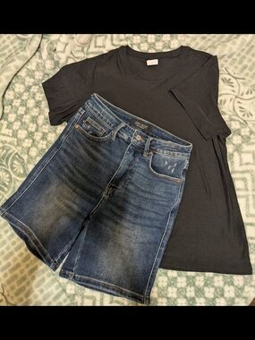 Judy Blue High Waist Denim Shorts in Dark Blue Wash Paired With Solid Black T